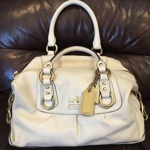 AUTHENTIC COACH BAG.  MODEL C0971-12937.